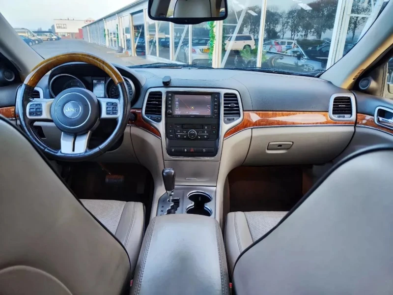 Jeep Grand cherokee Overland, снимка 3 - Автомобили и джипове - 51926770