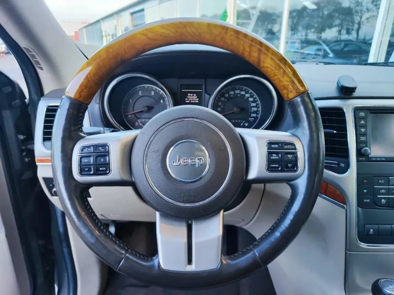 Jeep Grand cherokee Overland, снимка 7 - Автомобили и джипове - 51926770