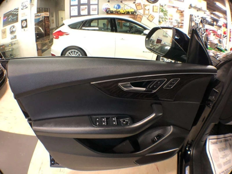 Audi Q8 * quattro Progressiv * CARFAX * ЦЕНА ДО БГ, снимка 16 - Автомобили и джипове - 53222981