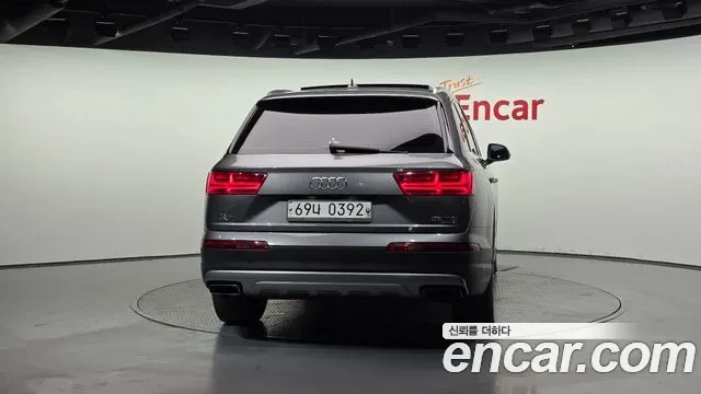 Audi Q7 PREMIUM PLUS / ДИГ.ТАБЛО / ПАНОРАМА / ПОДГРЕВИ , снимка 4 - Автомобили и джипове - 54009131
