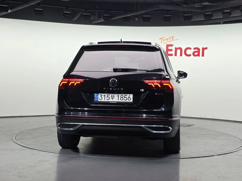 VW Tiguan 2.0 TDI 4Motion Prestige| 140к.с., снимка 4 - Автомобили и джипове - 56309813
