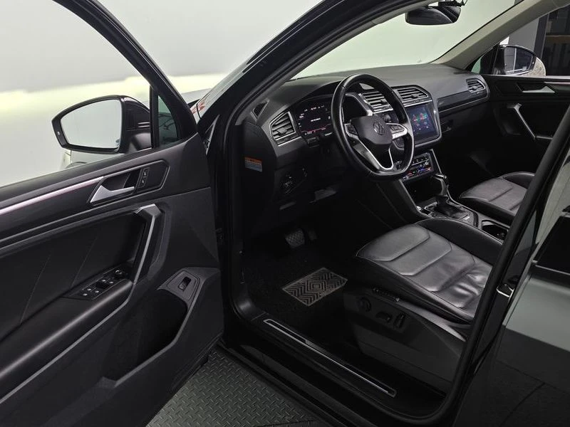 VW Tiguan 2.0 TDI 4Motion Prestige| 140к.с., снимка 11 - Автомобили и джипове - 56309813