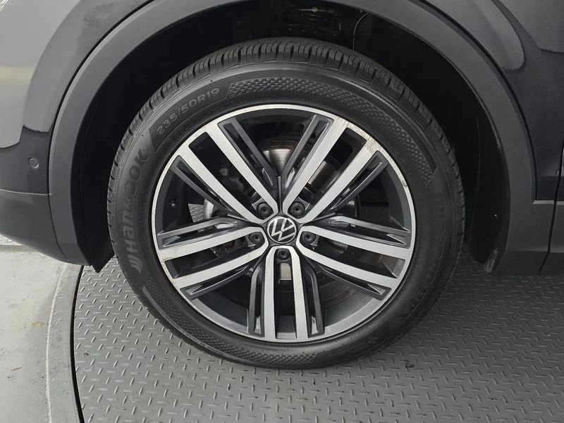 VW Tiguan 2.0 TDI 4Motion Prestige| 140к.с., снимка 5 - Автомобили и джипове - 56309813