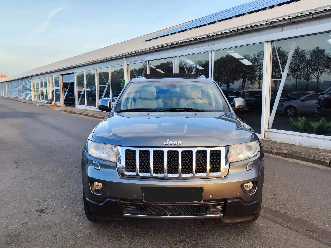 Jeep Grand cherokee Overland - изображение 2