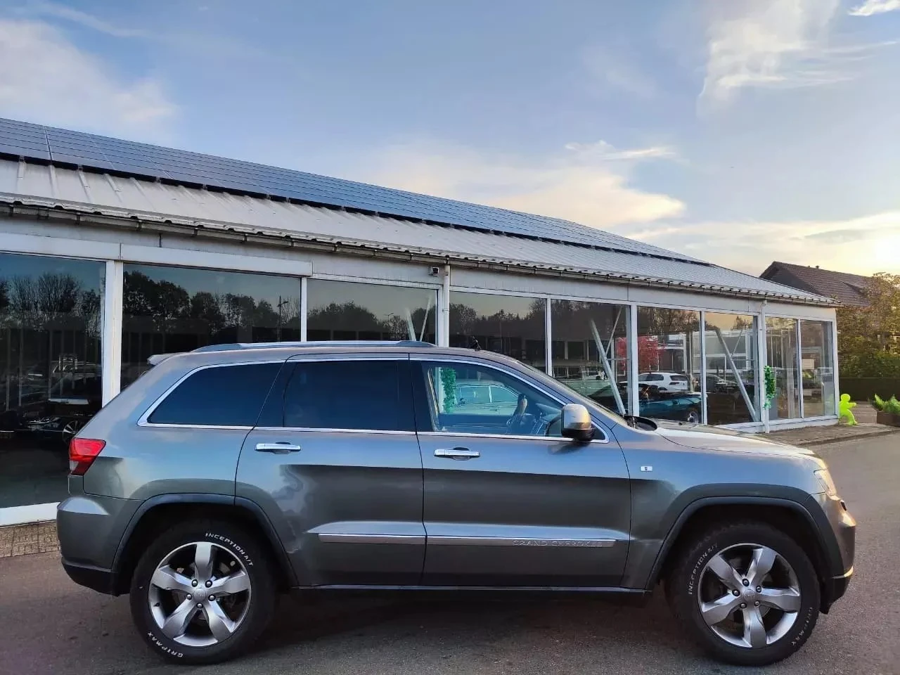 Jeep Grand cherokee Overland - изображение 10