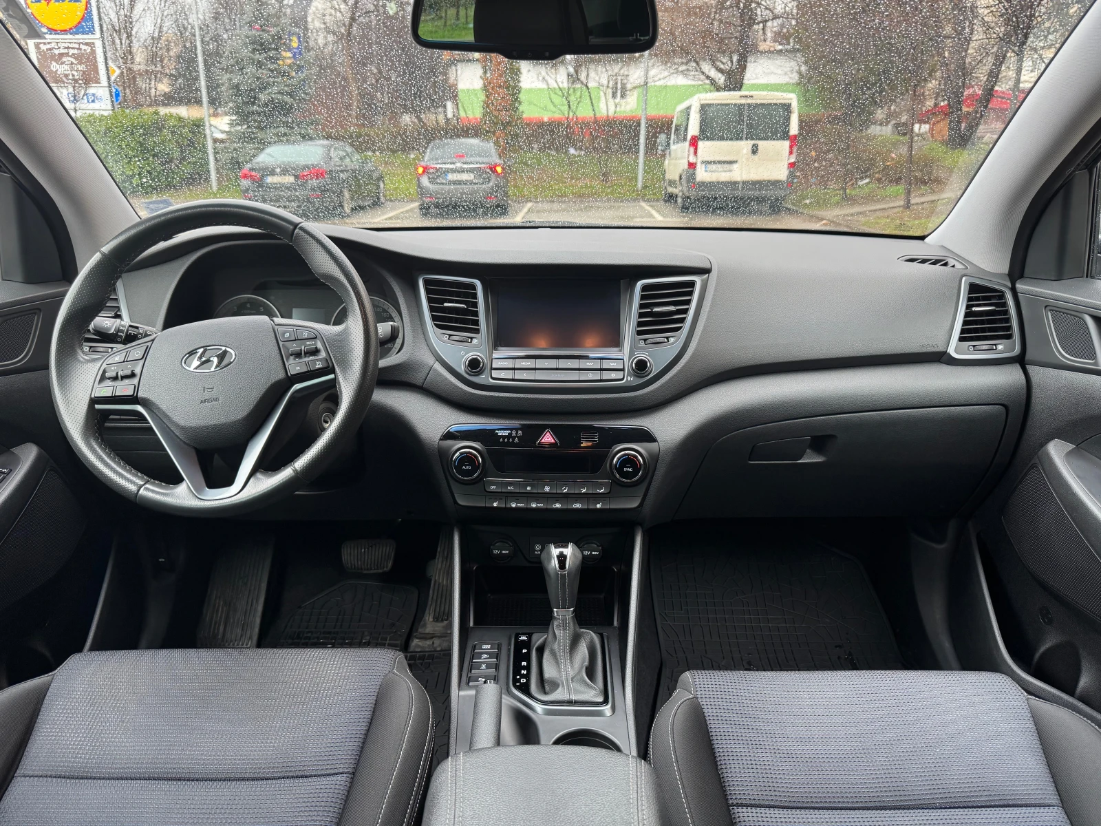 Hyundai Tucson Директно от първи и единствен собственик, снимка 10 - Автомобили и джипове - 53502329