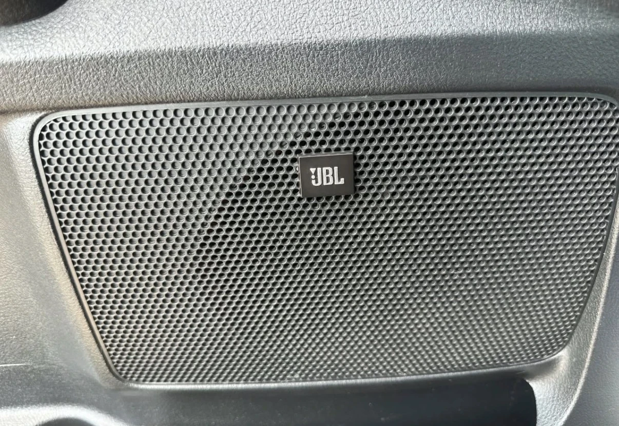 Toyota Tundra Platinum | 5.7 V8 | Обдухване | JBL | Без Инцидент, снимка 9 - Автомобили и джипове - 53861450