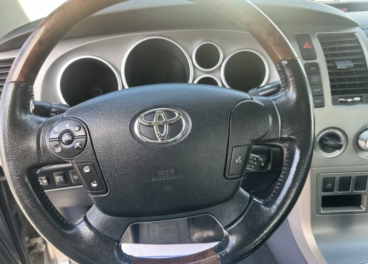 Toyota Tundra Platinum | 5.7 V8 | Обдухване | JBL | Без Инцидент, снимка 5 - Автомобили и джипове - 53861450