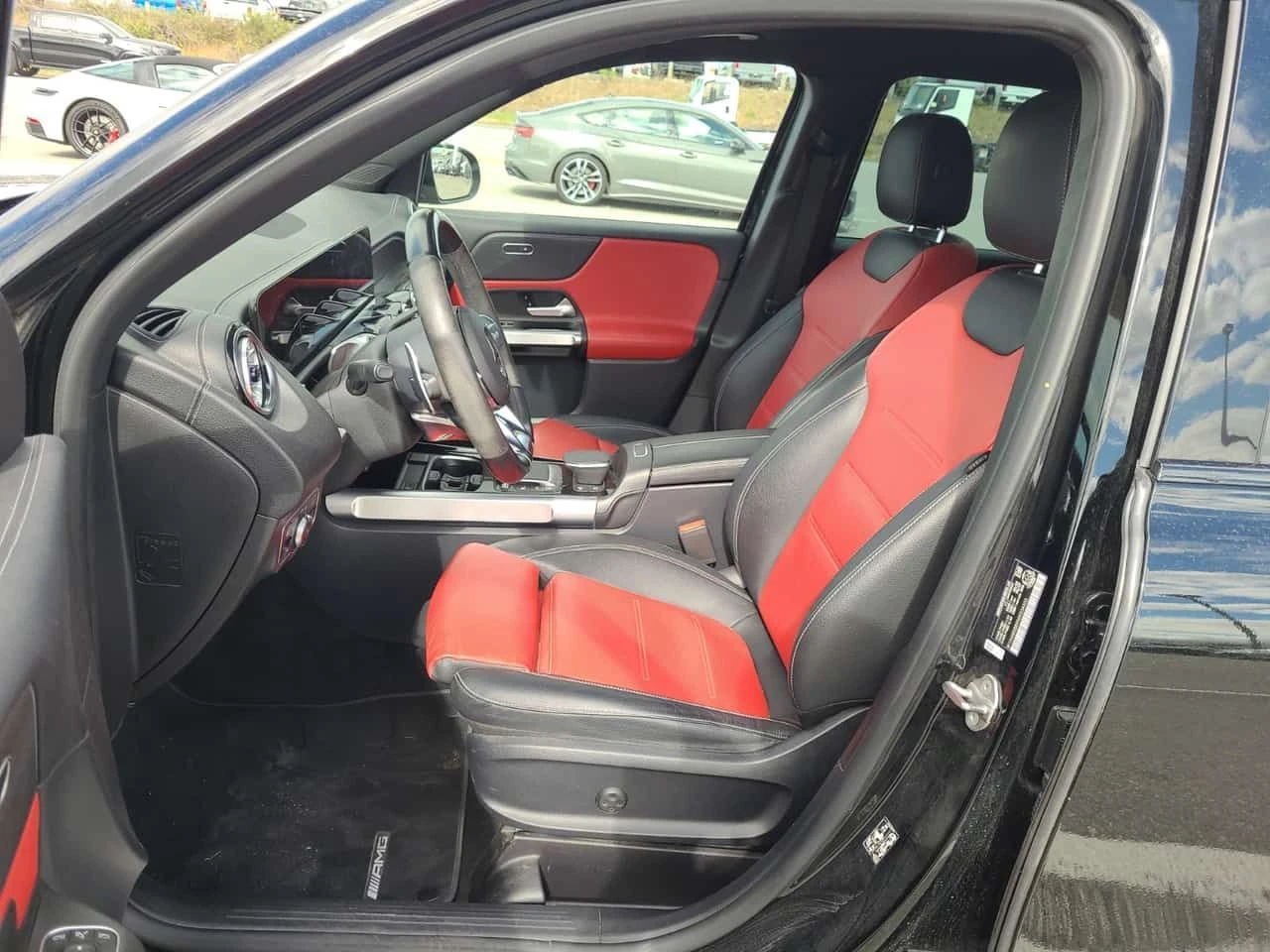 Mercedes-Benz GLB35AMG * Един собственик * CARFAX * Oт Mercedes * , снимка 9 - Автомобили и джипове - 54966873