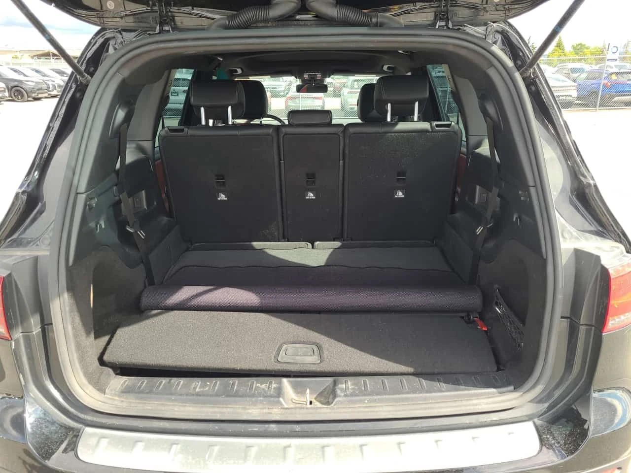 Mercedes-Benz GLB35AMG * Един собственик * CARFAX * Oт Mercedes * , снимка 14 - Автомобили и джипове - 54966873