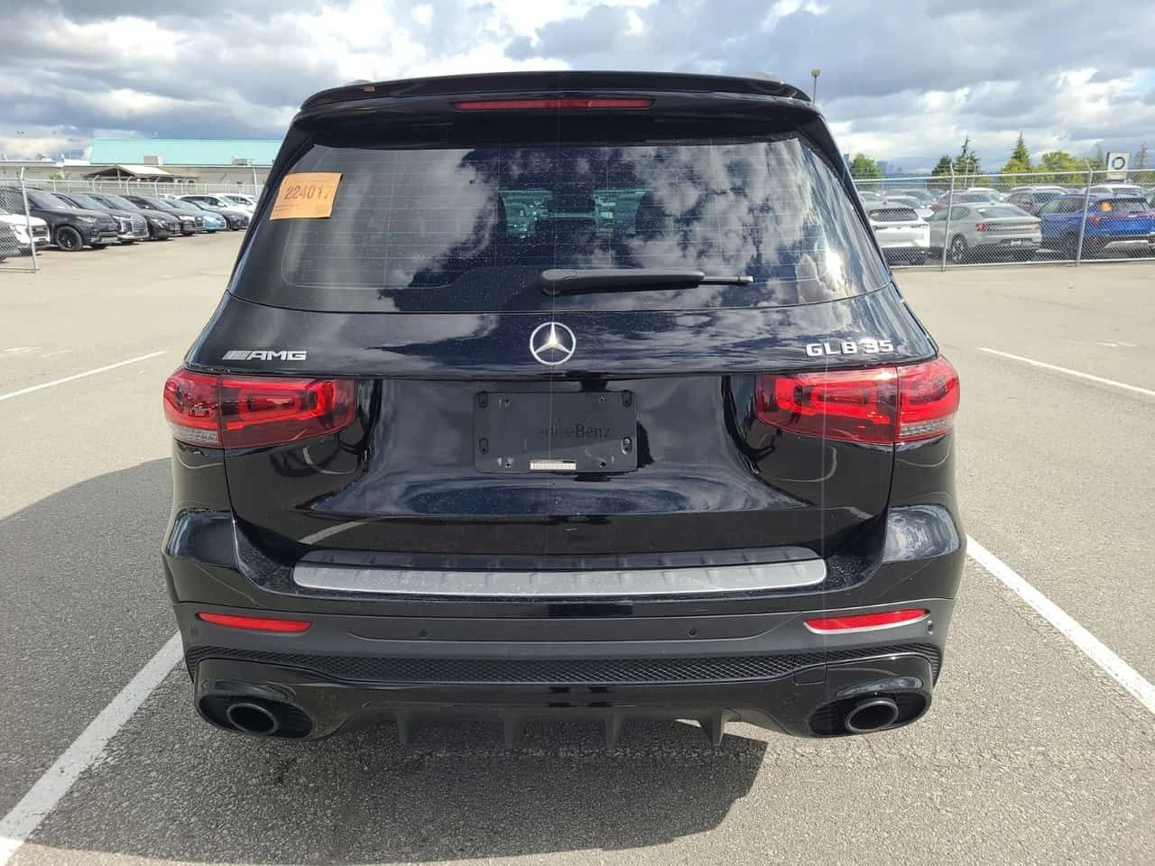 Mercedes-Benz GLB35AMG * Един собственик * CARFAX * Oт Mercedes * , снимка 4 - Автомобили и джипове - 54966873
