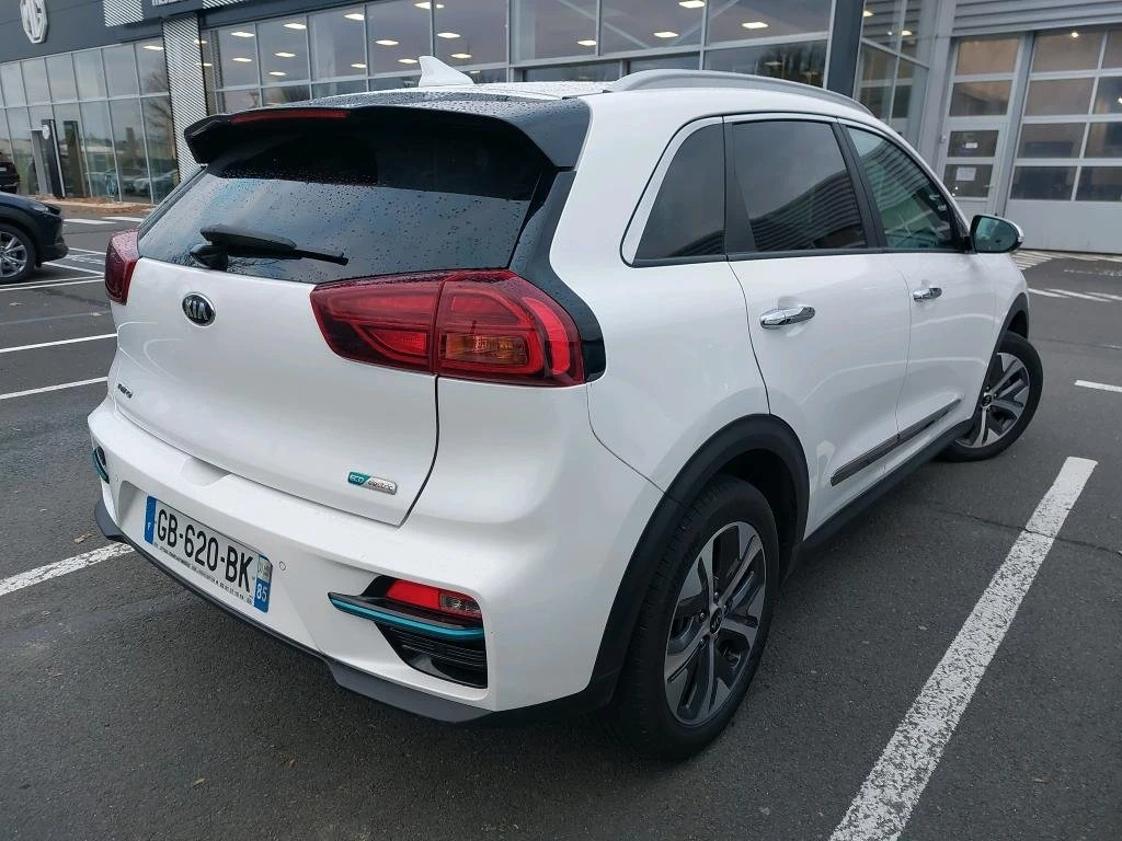 Kia Niro 65 kWh Premium, снимка 4 - Автомобили и джипове - 55185455