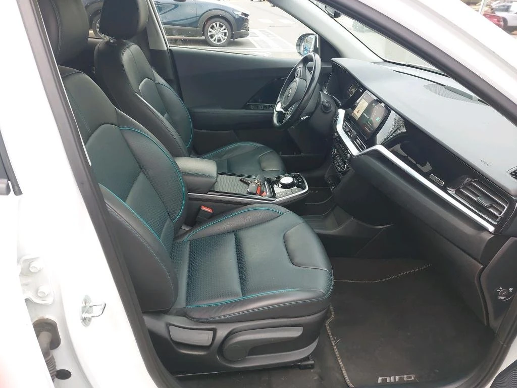 Kia Niro 65 kWh Premium, снимка 11 - Автомобили и джипове - 55185455