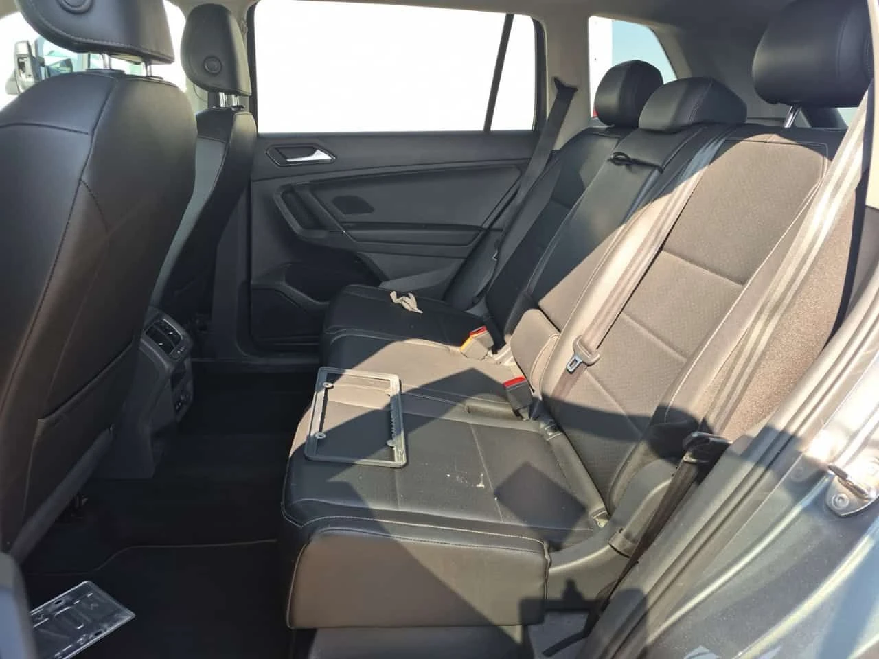 VW Tiguan * COMFORTLINE * CARFAX * ОТ ПРЕДСТАВИТЕЛСТВО, снимка 12 - Автомобили и джипове - 55446236