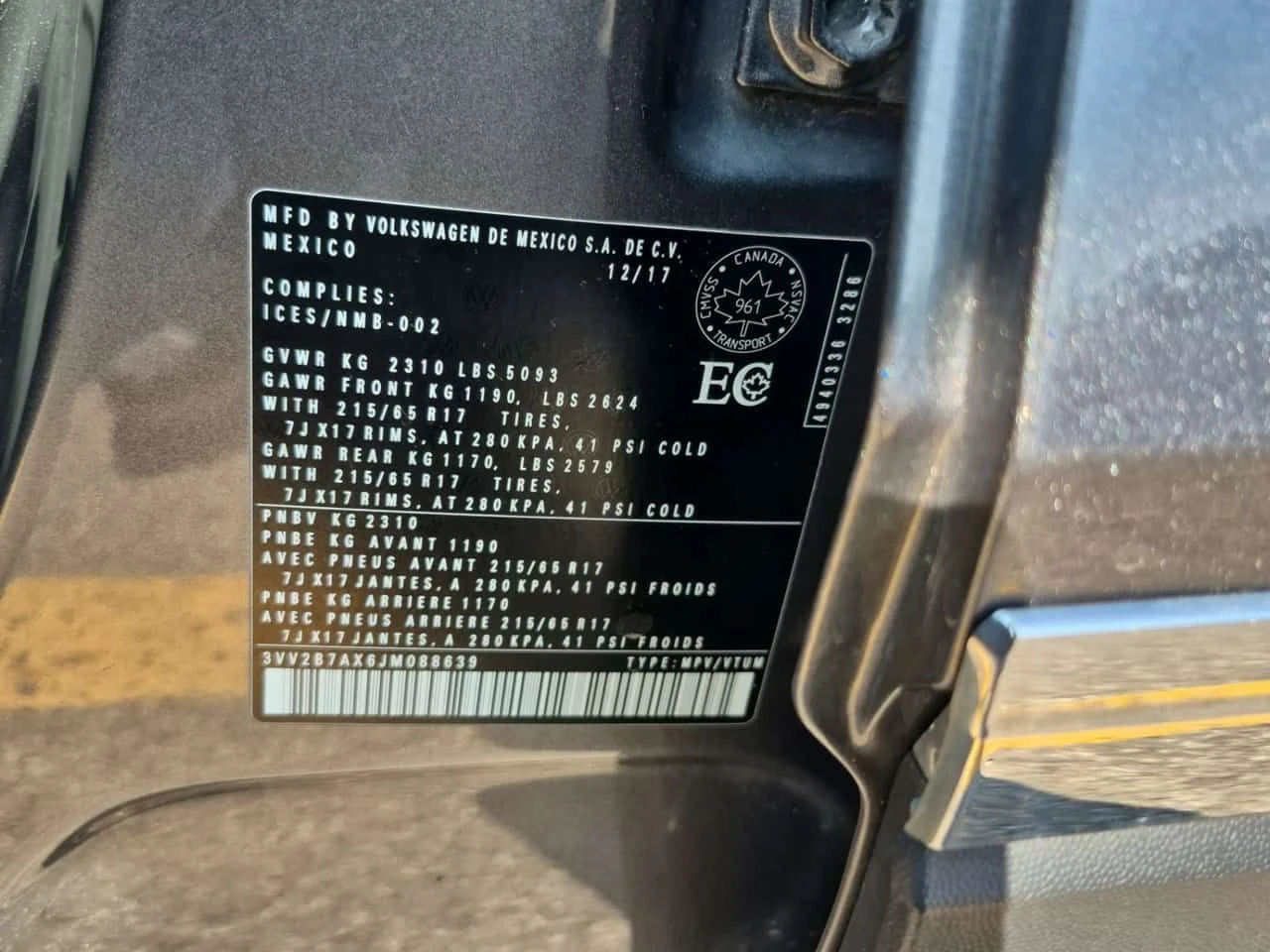 VW Tiguan * COMFORTLINE * CARFAX * ОТ ПРЕДСТАВИТЕЛСТВО, снимка 15 - Автомобили и джипове - 55446236