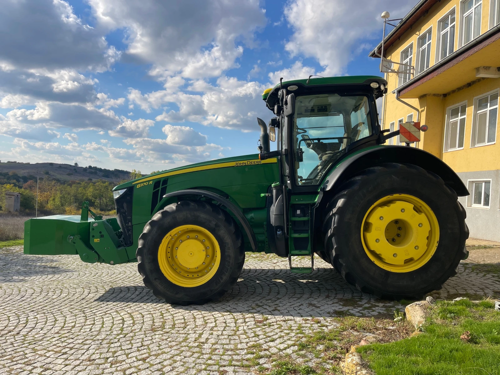 Трактор John Deere 8370R POWER SHIFT E-23 ЛИЗИНГ - изображение 4