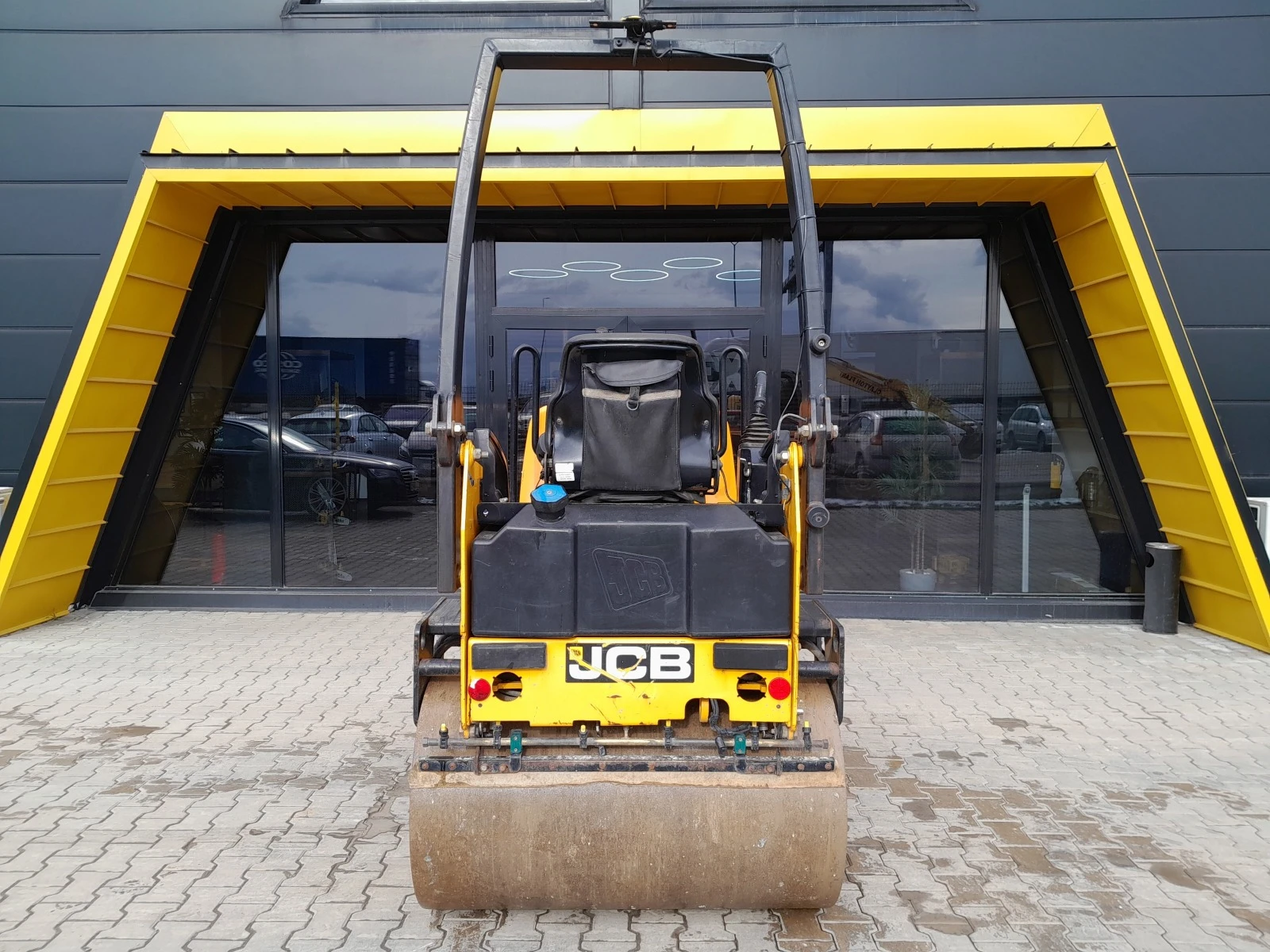 Валяк Друга марка Двубандажен JCB VMT260 2700кг - изображение 4