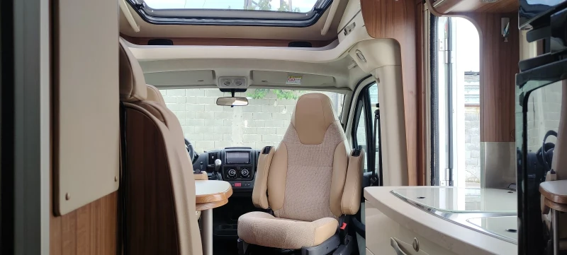 Кемпер HYMER / ERIBA EX578, снимка 14 - Каравани и кемпери - 51903049