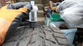 Гуми Зимни 215/65R15, снимка 3