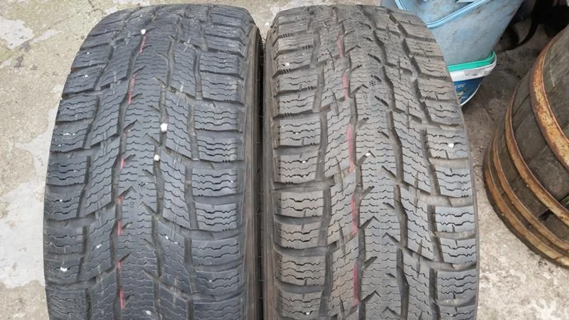 Гуми Зимни 215/65R15, снимка 1 - Гуми и джанти - 29260198