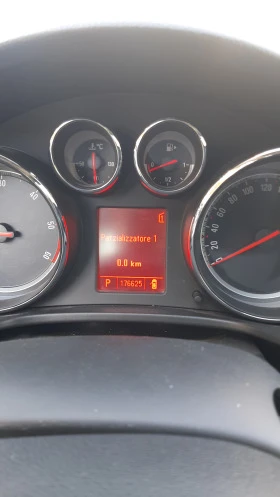 Opel Insignia 2.0 Автомат/нави, снимка 4