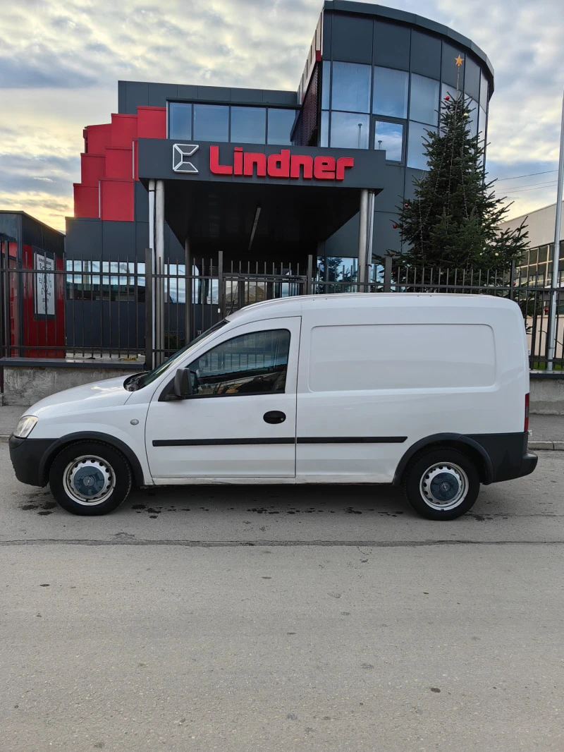 Opel Combo ТОП СЪСТОЯНИЕ.1.3TDI, КЛИМА, 2009Г.Цената е крайна, снимка 4 - Автомобили и джипове - 47329219