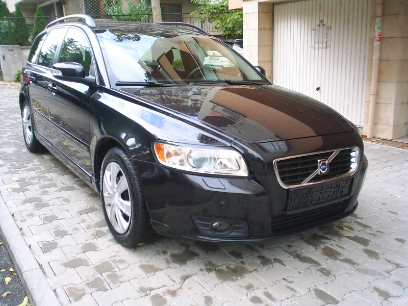 Volvo V50 2.0 HDI 136 k.c., снимка 1 - Автомобили и джипове - 47485259