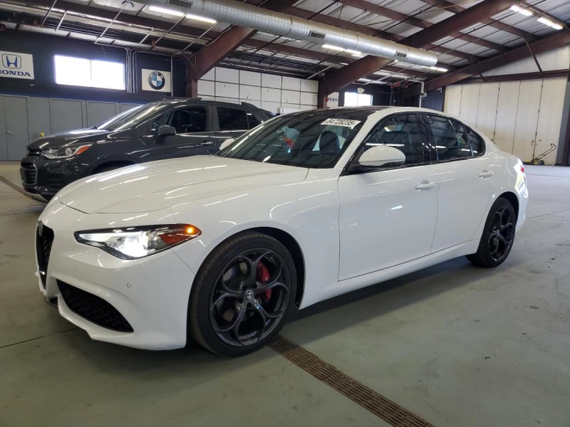 Alfa Romeo Giulia Ti * Възможност за Лизинг* 