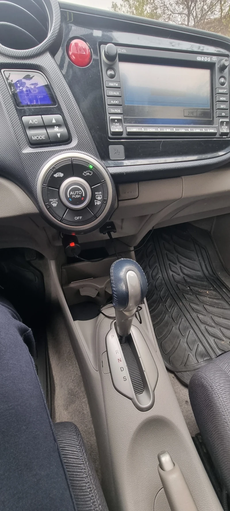 Honda Insight, снимка 15 - Автомобили и джипове - 52371620