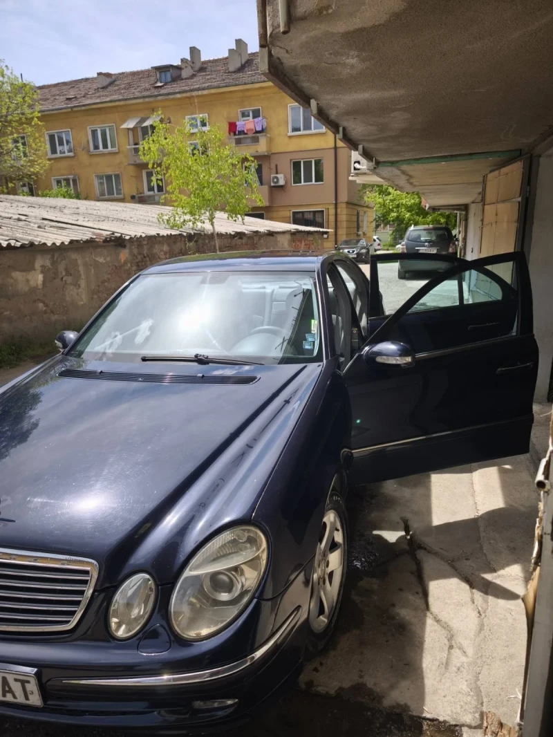 Mercedes-Benz E 270 CDI, снимка 4 - Автомобили и джипове - 52729689