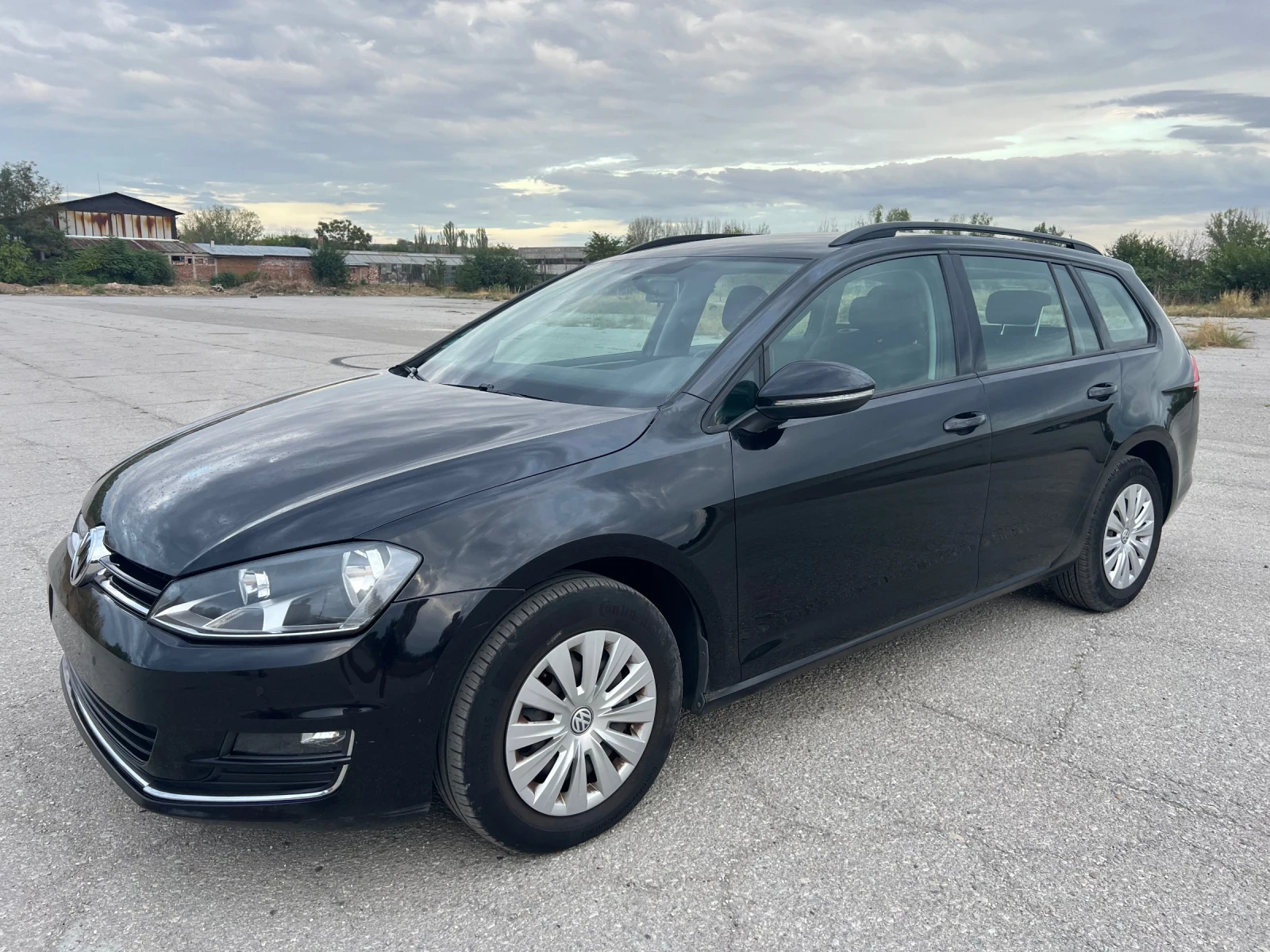 VW Golf Variant 1.6TDI - изображение 2