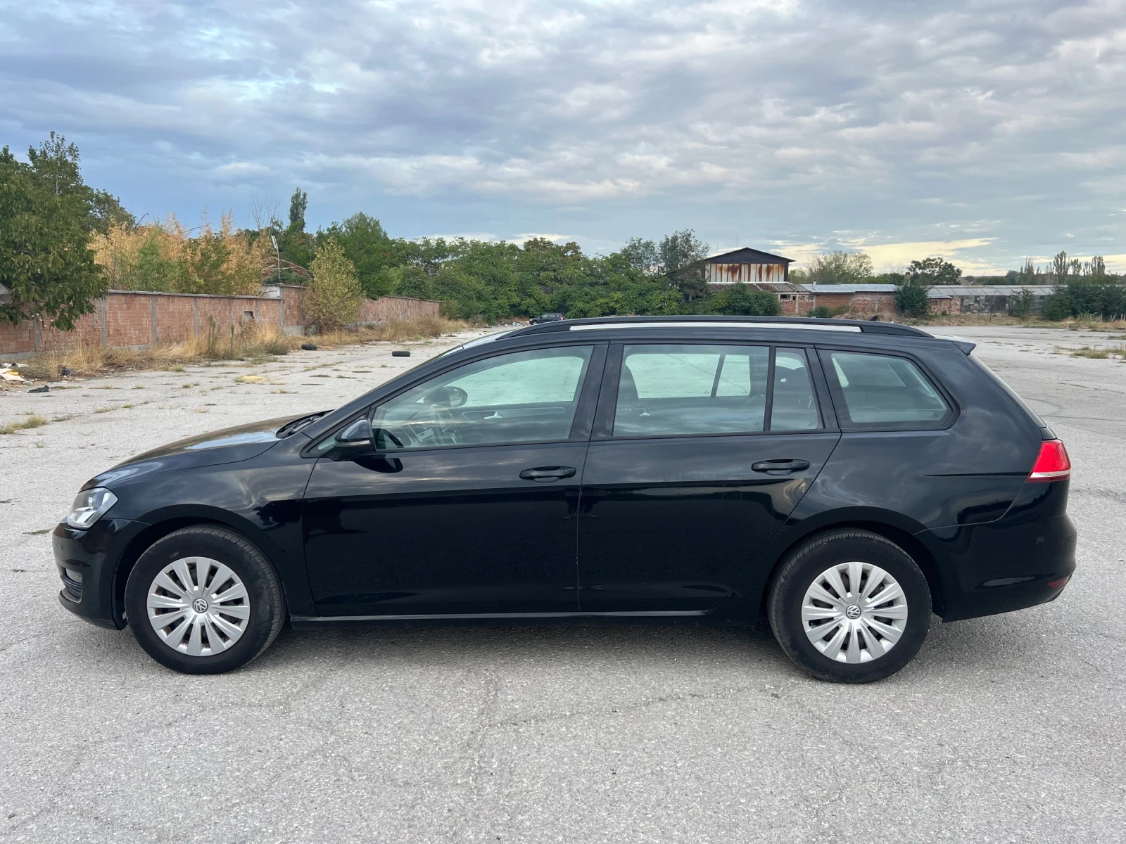 VW Golf Variant 1.6TDI - изображение 4