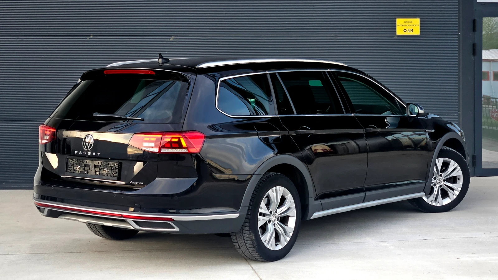 VW Alltrack 200кс, Distronic, Digital, Камера 4х4 - изображение 6