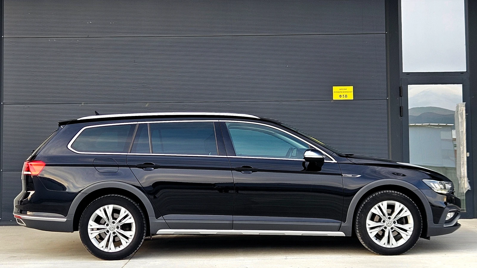 VW Alltrack 200кс, Distronic, Digital, Камера 4х4 - изображение 8