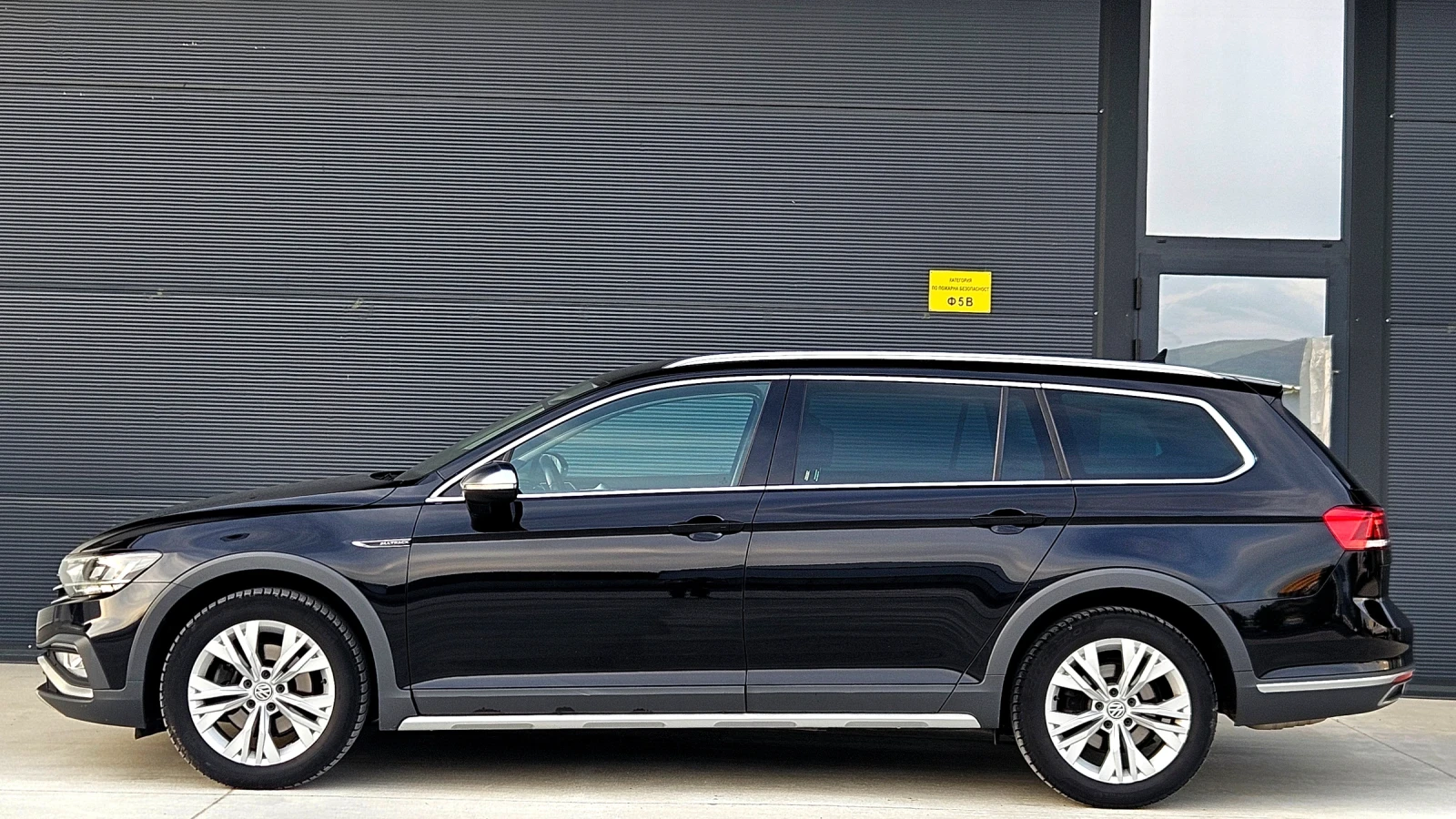 VW Alltrack 200кс, Distronic, Digital, Камера 4х4 - изображение 7