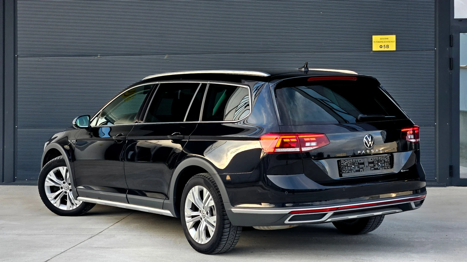 VW Alltrack 200кс, Distronic, Digital, Камера 4х4 - изображение 4