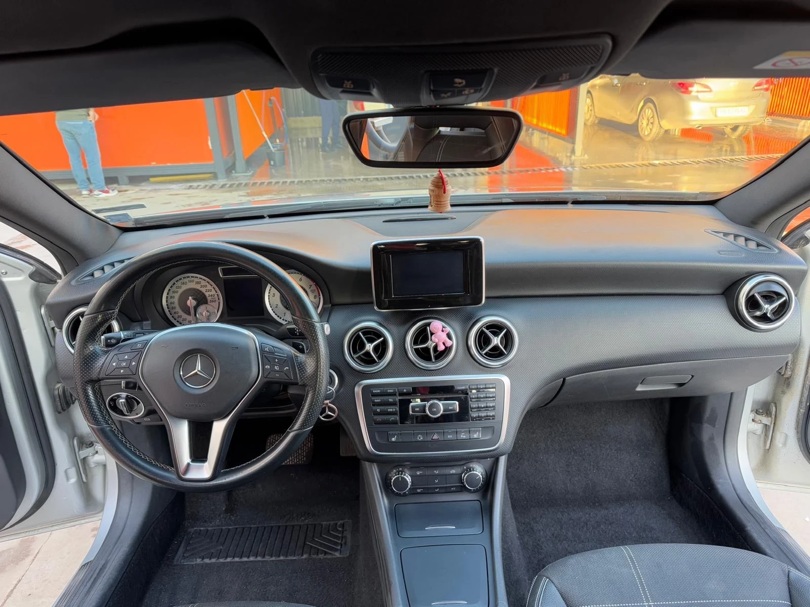 Mercedes-Benz A 180  - изображение 4