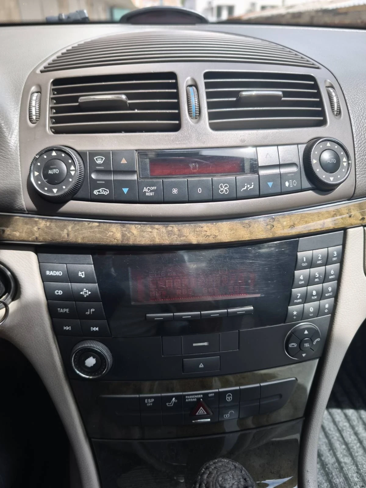 Mercedes-Benz E 270 CDI - изображение 7