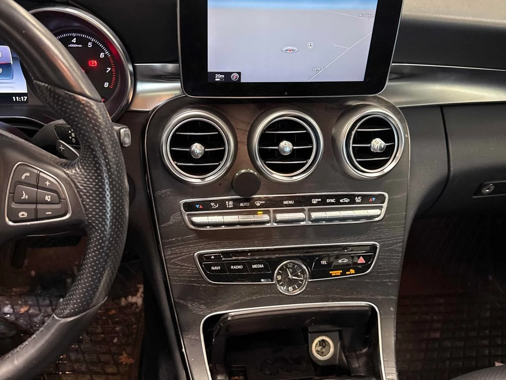 Mercedes-Benz C 300 2015 4МАTIC * ГЛАВНО ПРЕДСТАВИТЕЛСТВО НА MERCEDES* - изображение 9