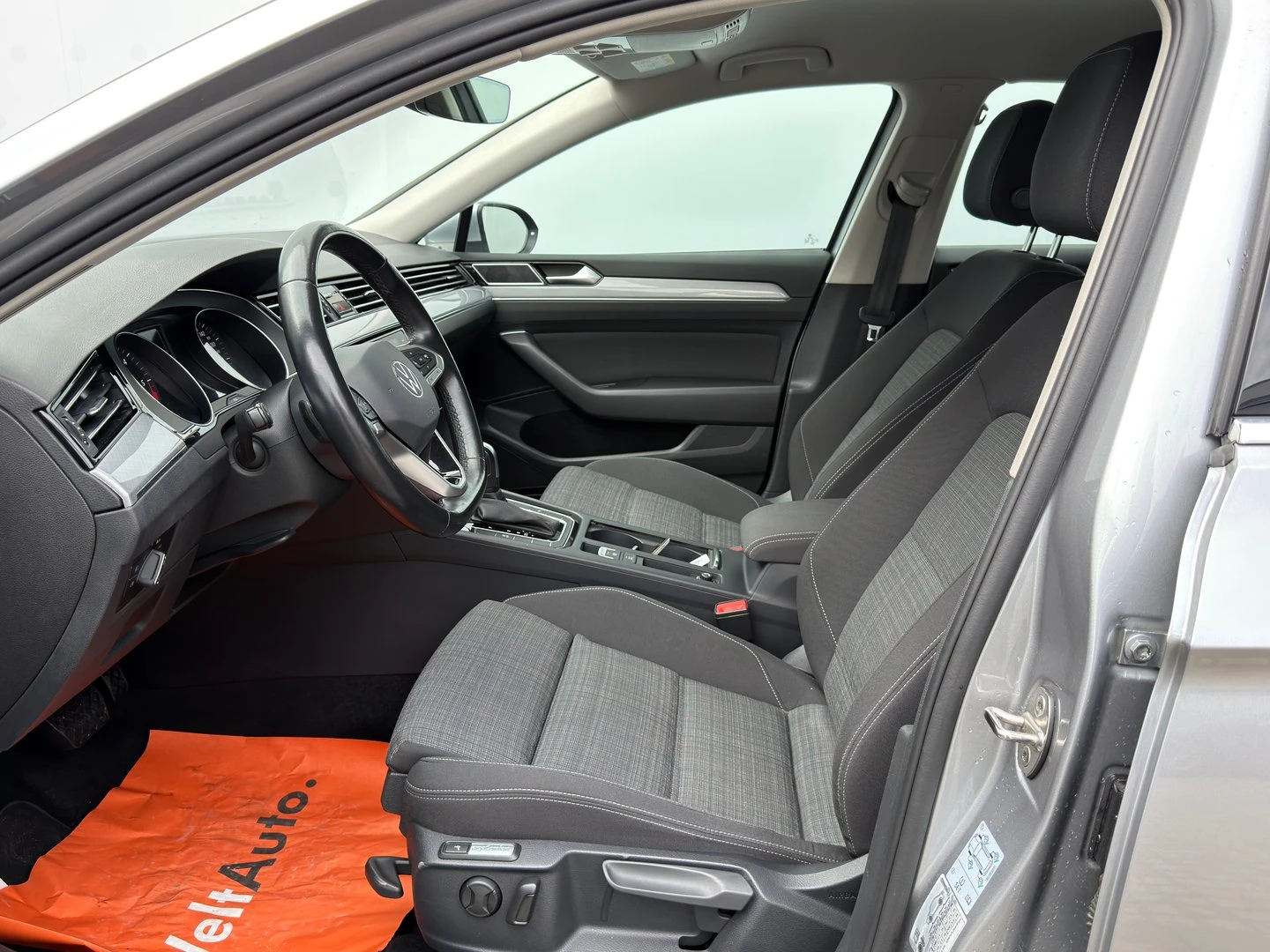 VW Passat Business 2.0 TDI SCR DSG - изображение 5