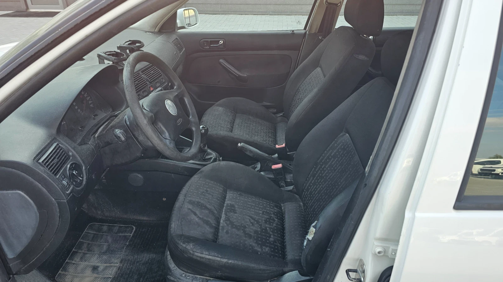 VW Golf 1.9 TDI / 96 kW (131PS), снимка 9 - Автомобили и джипове - 53876561