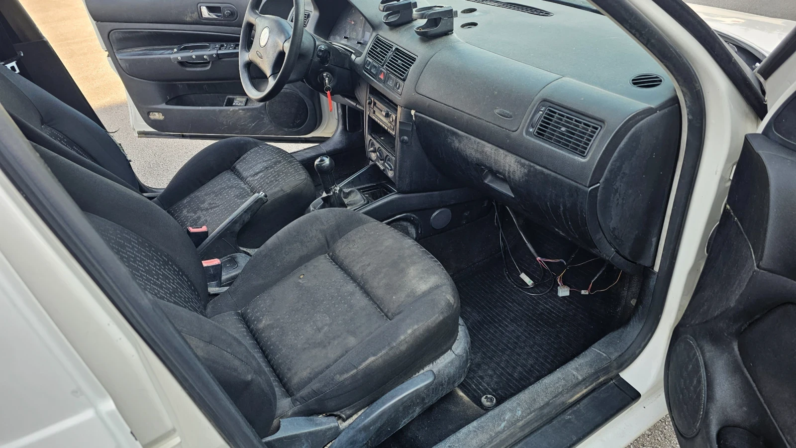 VW Golf 1.9 TDI / 96 kW (131PS), снимка 11 - Автомобили и джипове - 53876561