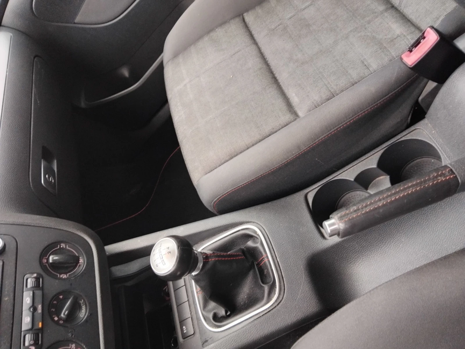 VW Golf, снимка 14 - Автомобили и джипове - 54313961