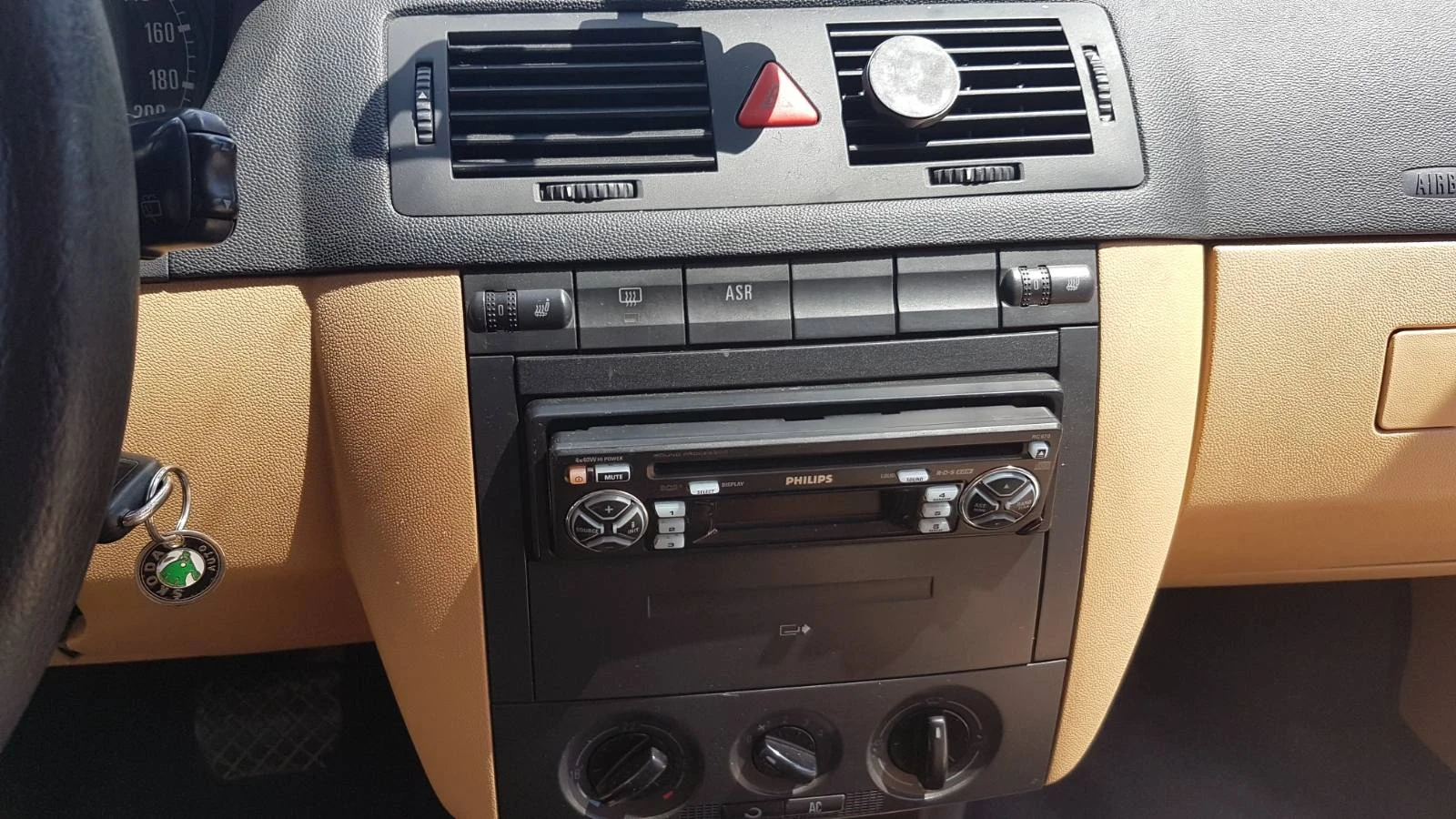 Skoda Fabia, снимка 4 - Автомобили и джипове - 54916731