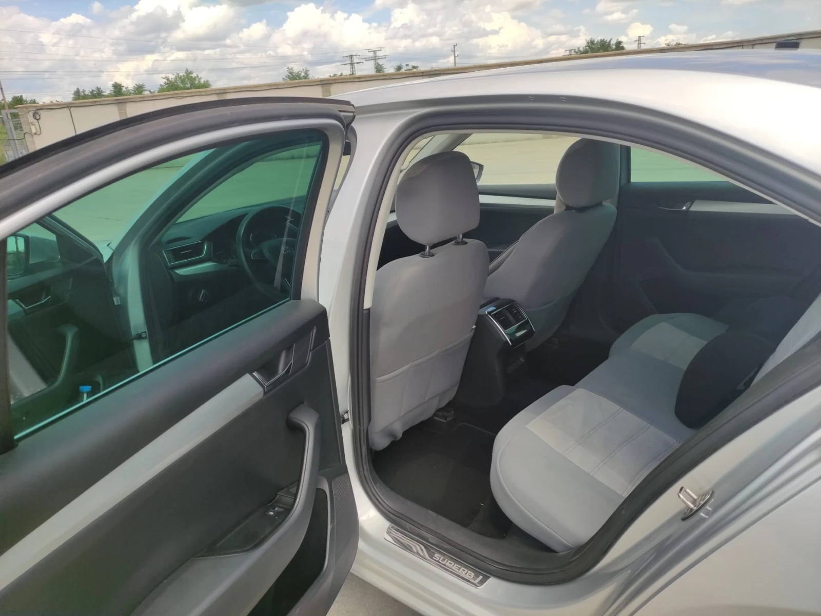 Skoda Superb, снимка 12 - Автомобили и джипове - 54943288