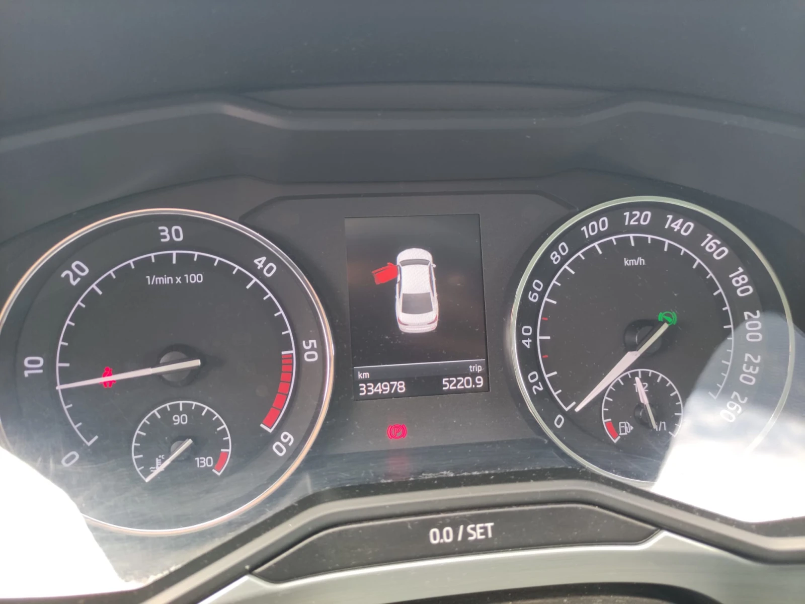 Skoda Superb, снимка 14 - Автомобили и джипове - 54943288
