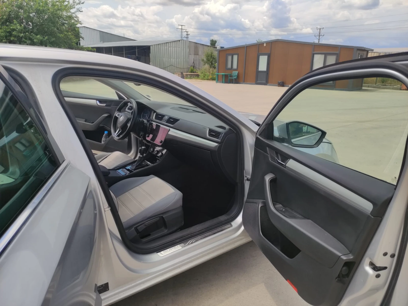 Skoda Superb, снимка 11 - Автомобили и джипове - 54943288