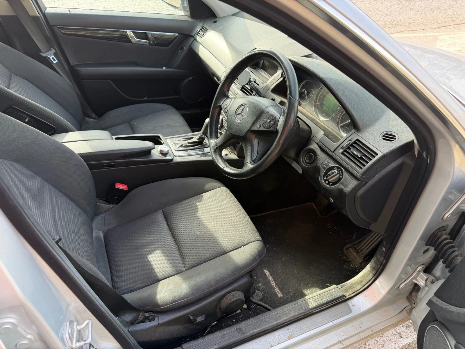 Mercedes-Benz C 220, снимка 6 - Автомобили и джипове - 55218818