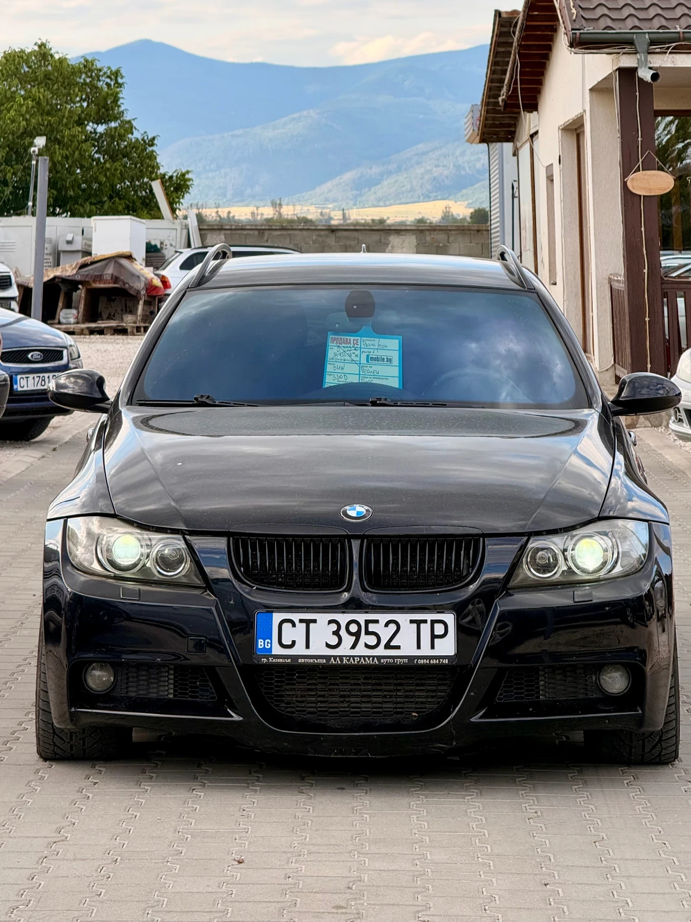 BMW 330 Обслужена* Топ* М Пакет* Реална* , снимка 2 - Автомобили и джипове - 55436577