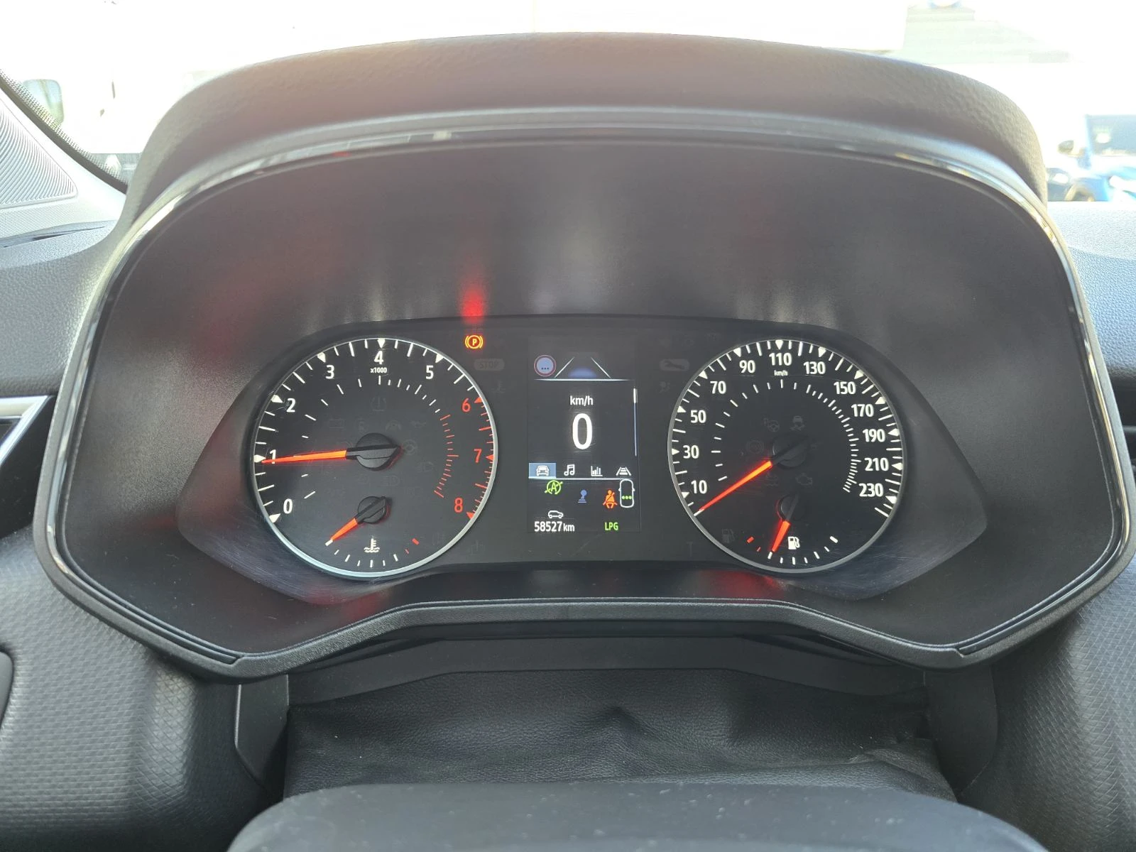 Renault Clio 1.0 TCe 90 Stop&Start LPG, снимка 7 - Автомобили и джипове - 55561700